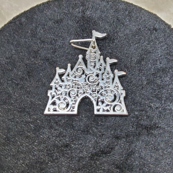 Disneyland Castle Silhouette Metal Keychain Silver Disney Collectible - Picture 1 of 4